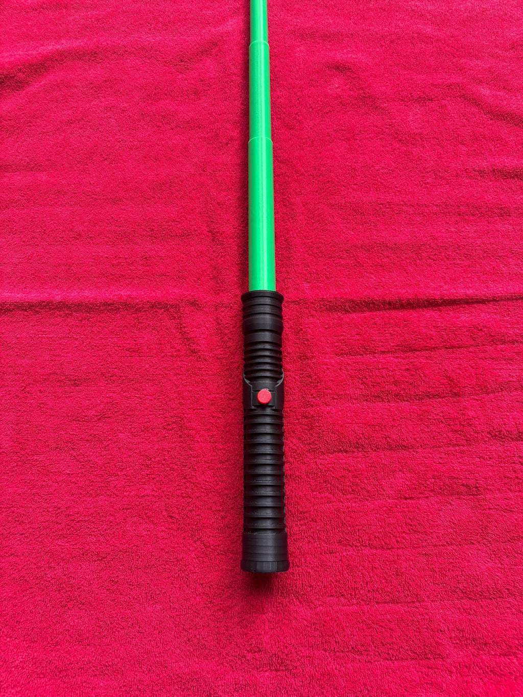 3D Printed Qui Gon Jinn Lightsaber Prop With Collapsible Blade
